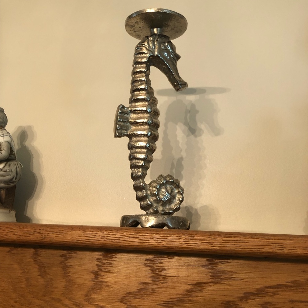 Cast iron sea horse candle holder, 9” inches tall, candle not included. - Picture 3 of 3